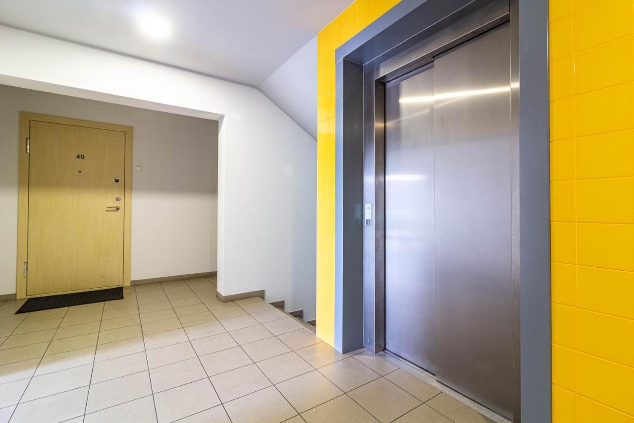 Cohost I Sunny Center Apt, Covered Parking, Balcony & Self Check-In Каунас Екстериор снимка
