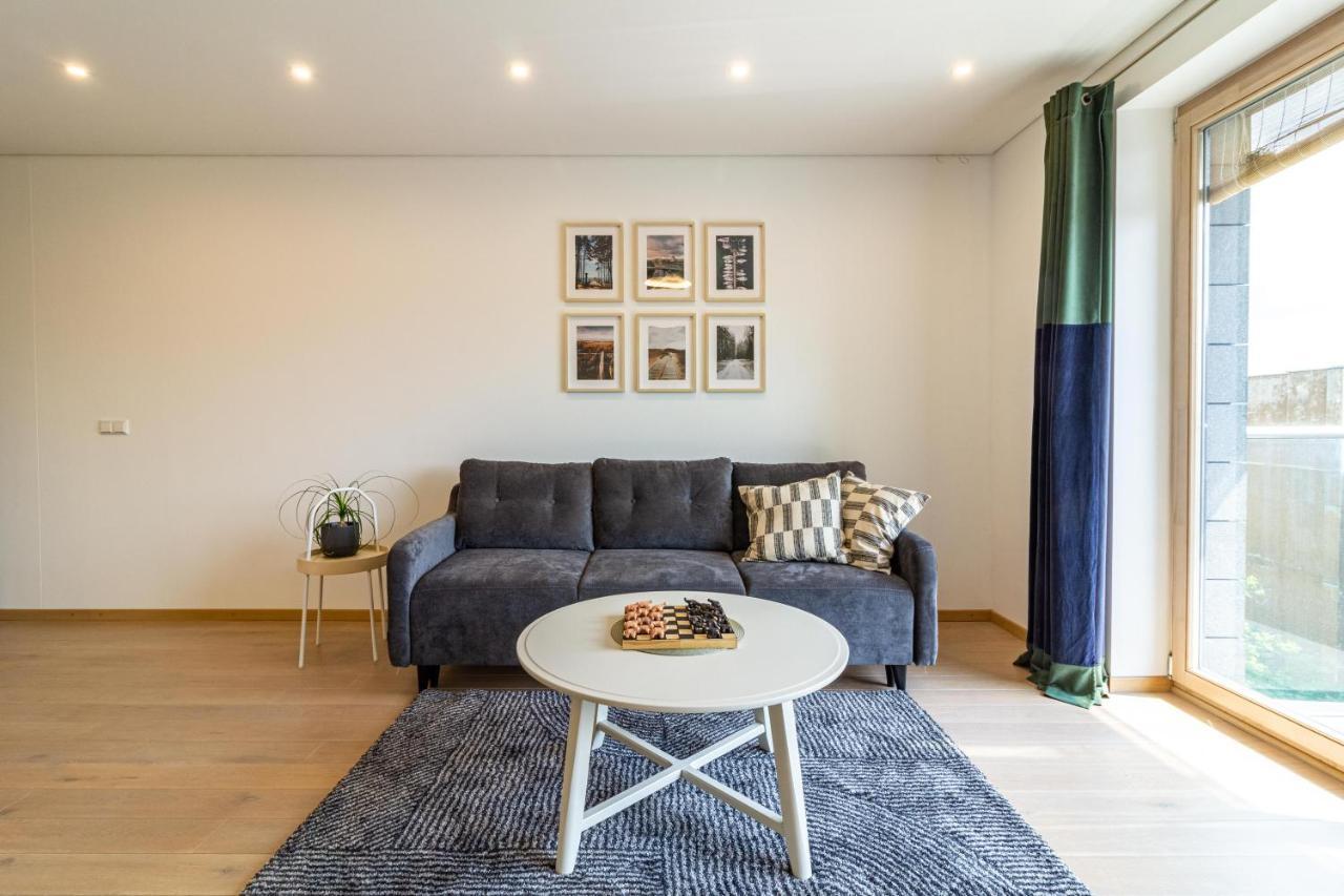 Cohost I Sunny Center Apt, Covered Parking, Balcony & Self Check-In Каунас Екстериор снимка