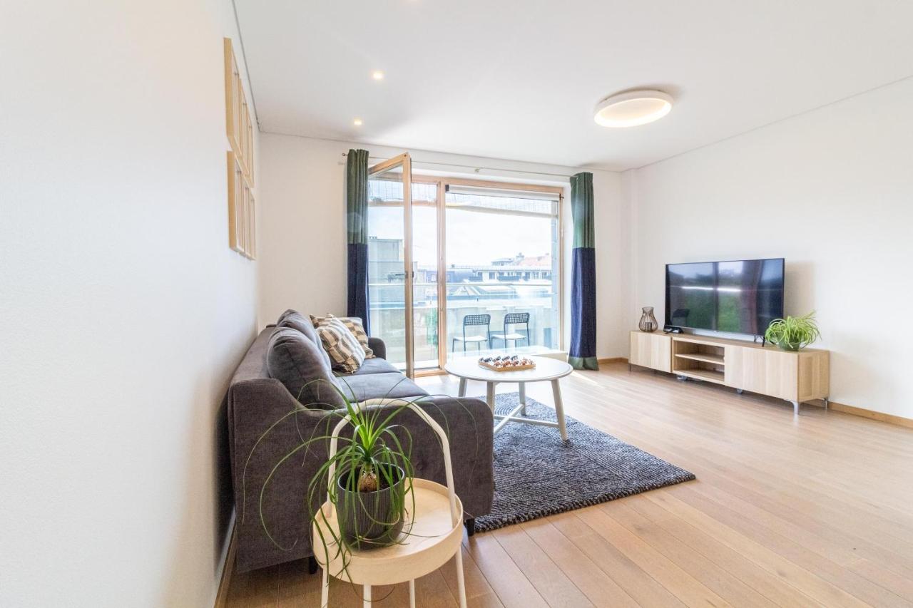 Cohost I Sunny Center Apt, Covered Parking, Balcony & Self Check-In Каунас Екстериор снимка