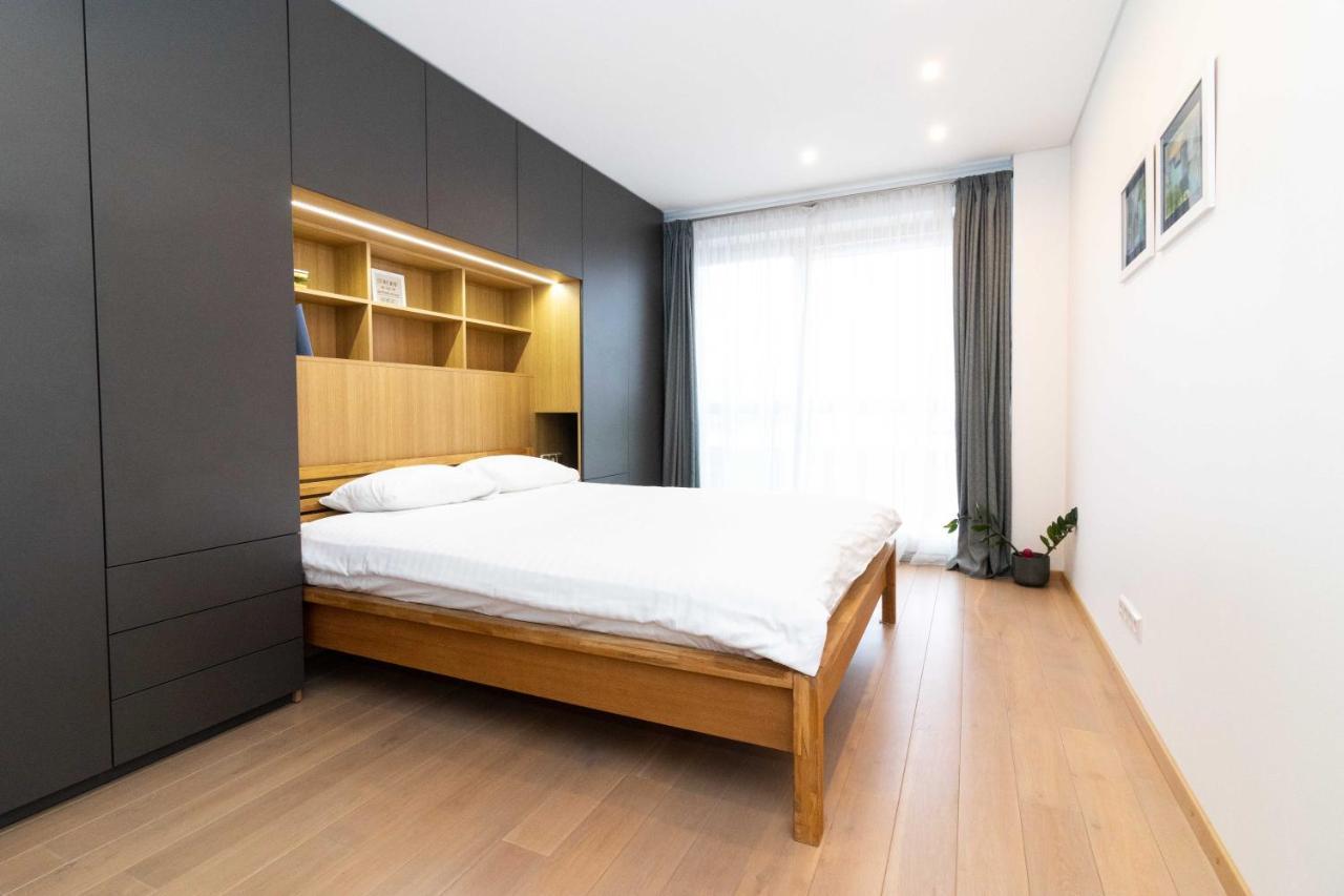 Cohost I Sunny Center Apt, Covered Parking, Balcony & Self Check-In Каунас Екстериор снимка
