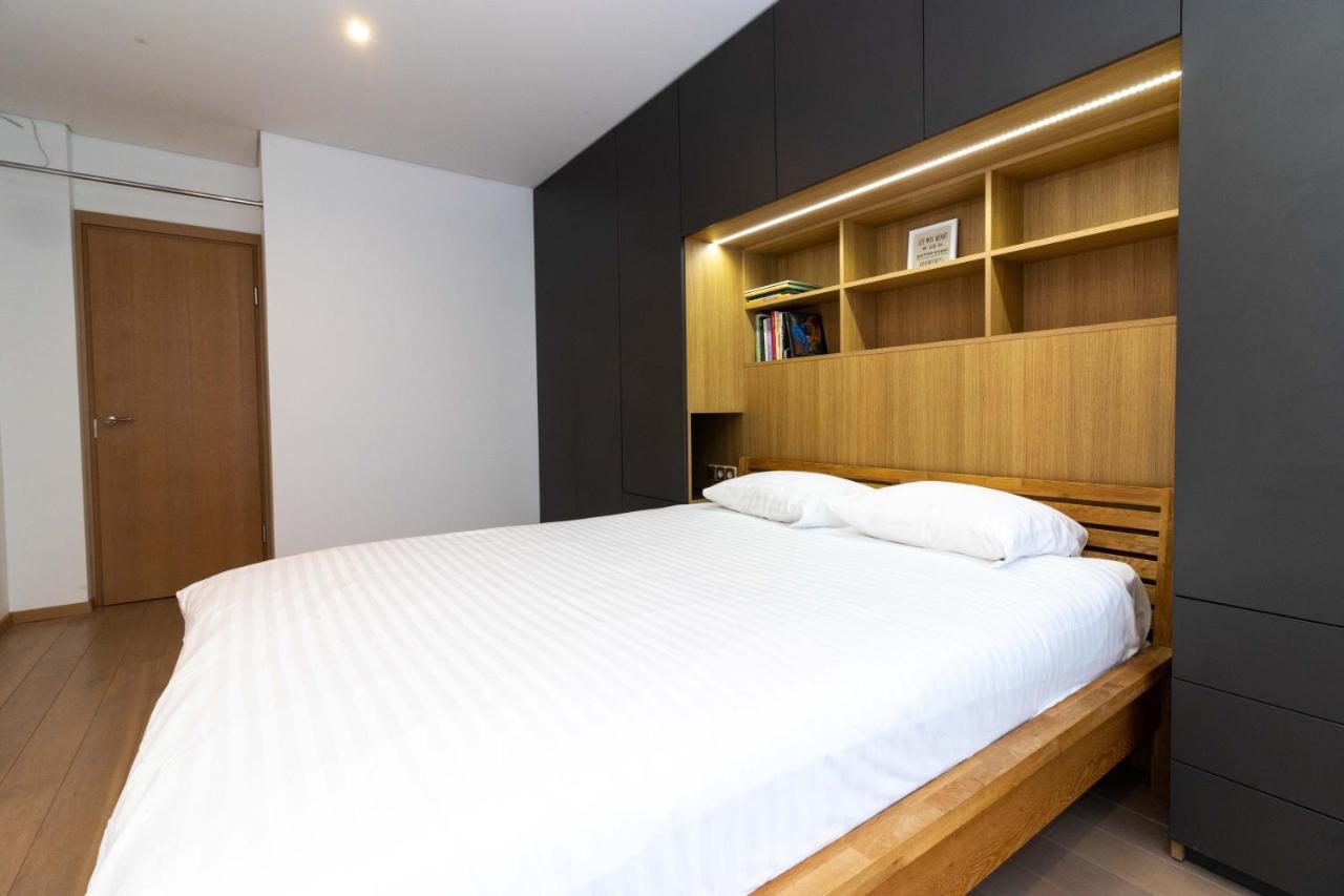 Cohost I Sunny Center Apt, Covered Parking, Balcony & Self Check-In Каунас Екстериор снимка